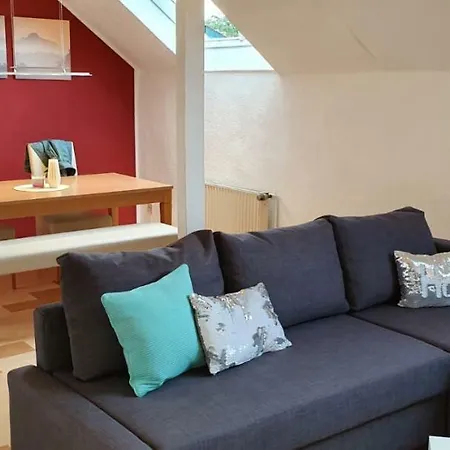 Ferienwohnung Leo - Naehe Bahnhof Apartment